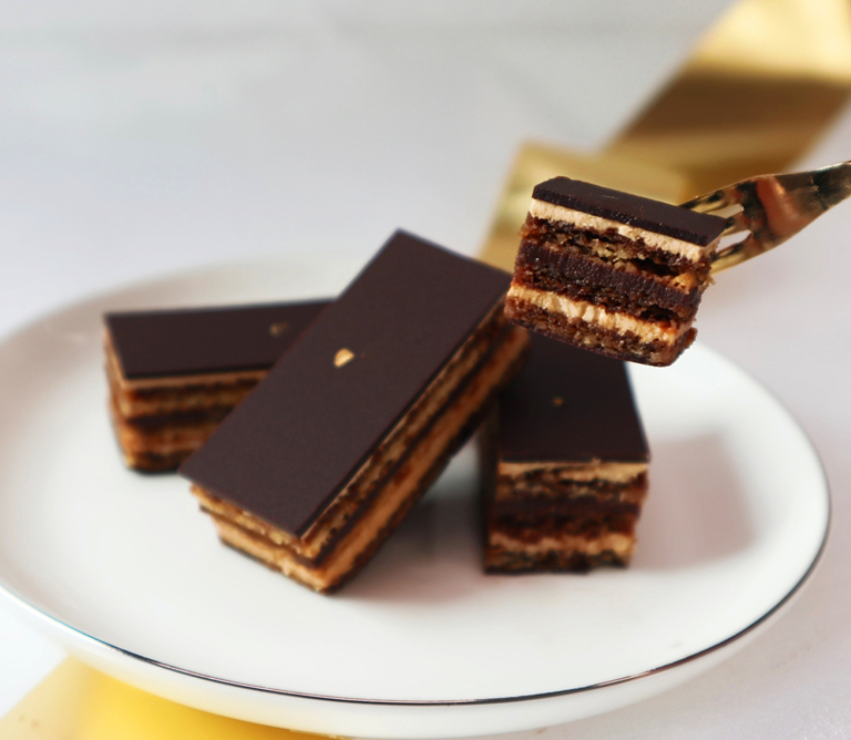 〈ダロワイヨ〉オペラ サンク