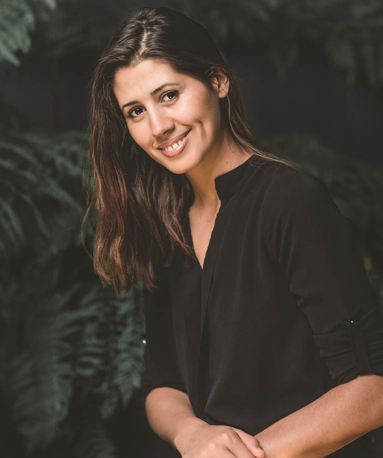 アスナ・フェレラ 氏