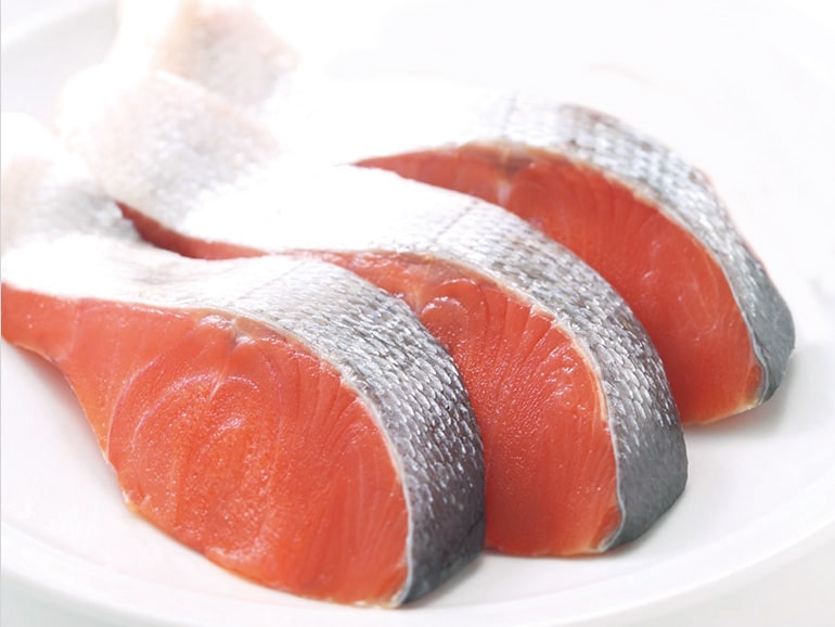 〈大水直売〉国産塩銀鮭 切り身