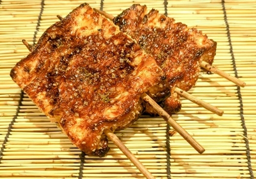 〈ポール・ボキューズ ベーカリー〉蒲焼き仕立てのパイ