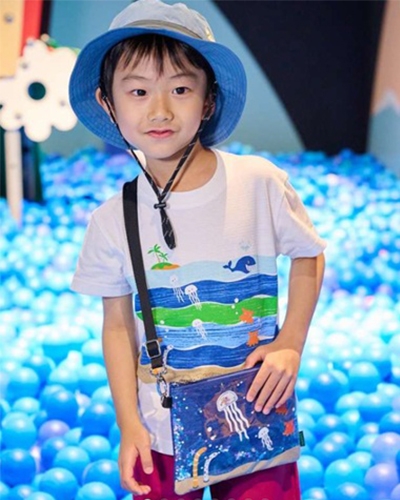 〈クレードスコープ〉海の中プリント半袖Tシャツ