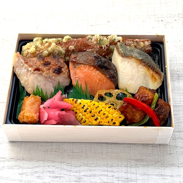 〈魚味撰〉「3種の西京焼のっけ盛り弁当」を５％OFF！