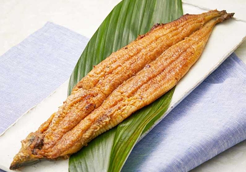 〈うなぎじん田〉鰻蒲焼き（大）１尾入り