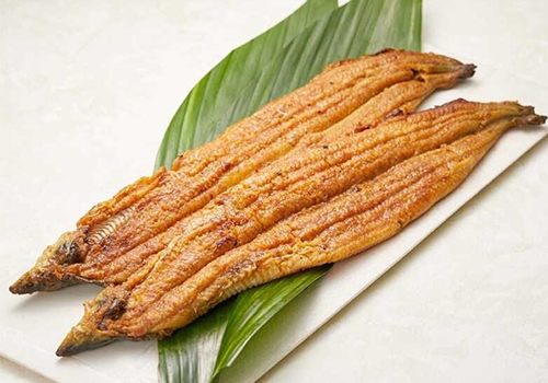 〈うなぎじん田〉鰻蒲焼き（大）２尾入り