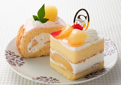 〈ケーキハウス ショウタニ〉桃ロール 桃ショート