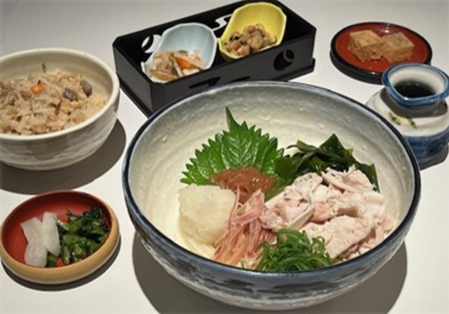〈粂屋〉茶美豚の冷やししゃぶしゃぶうどんセット