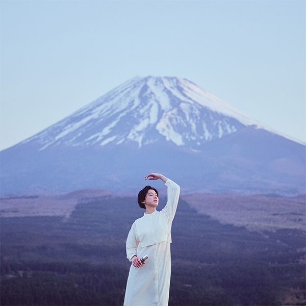 野獣と踊る、あなたへ。富士山の雪解け水の恵みをベースにした、ジェンダーレス・ハイケアコスメ〈BEAST〉期間限定ショップ