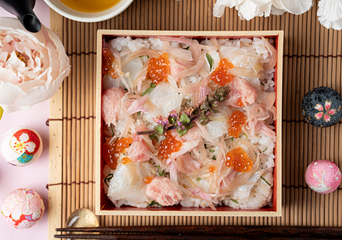 〈いなりと巻き寿司 むろや〉むろやの愛知県産真鯛のミルフィーユいなり